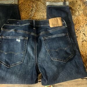 American Eagle Outfitters women’s athletic  Blue Jeans